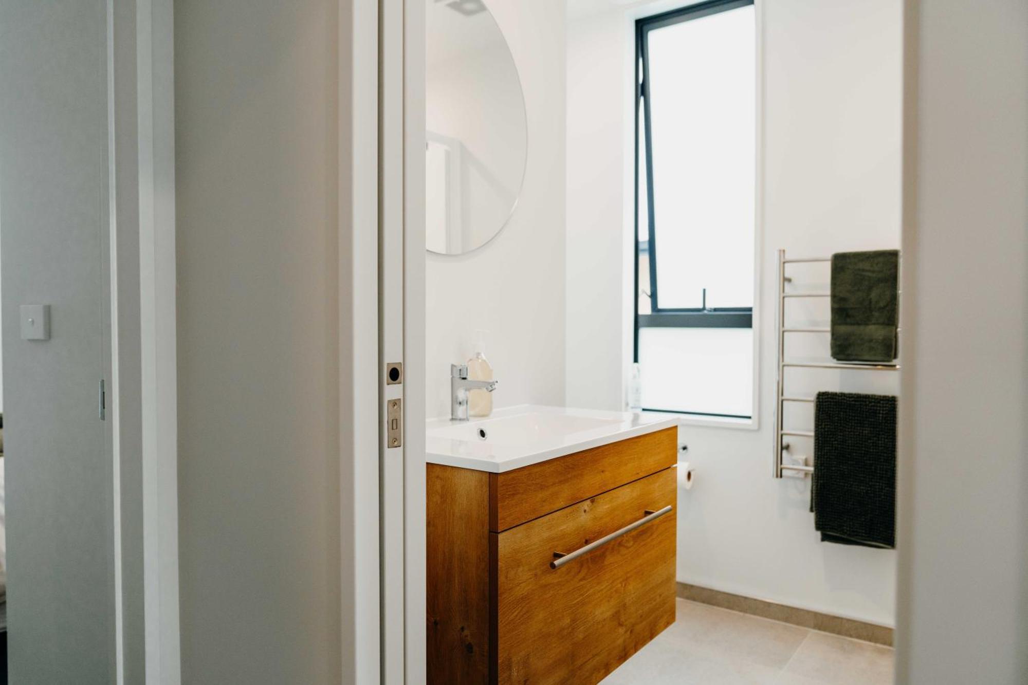 New Townhouse, Heart Of City Centre, 2 Bed 2 Bath, Car Park Κράισττσερτς Εξωτερικό φωτογραφία