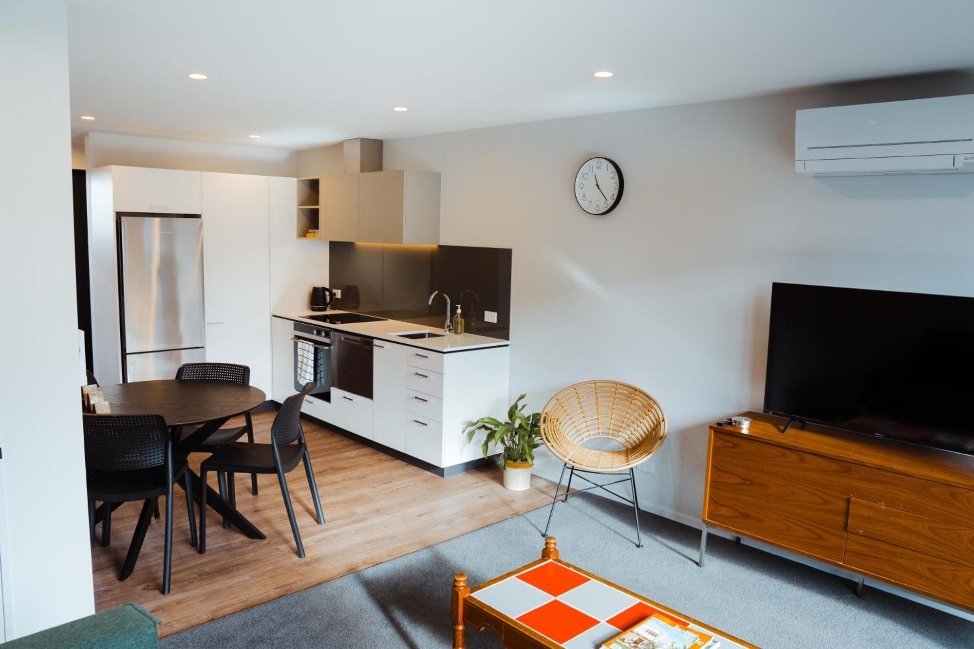 New Townhouse, Heart Of City Centre, 2 Bed 2 Bath, Car Park Κράισττσερτς Εξωτερικό φωτογραφία