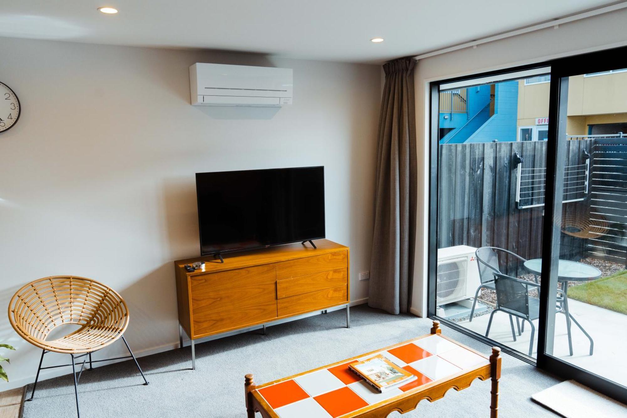 New Townhouse, Heart Of City Centre, 2 Bed 2 Bath, Car Park Κράισττσερτς Εξωτερικό φωτογραφία